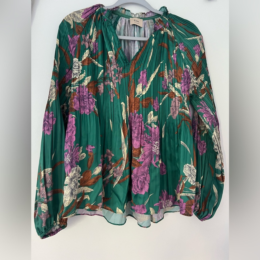 Ellie Tahari floral green blouse